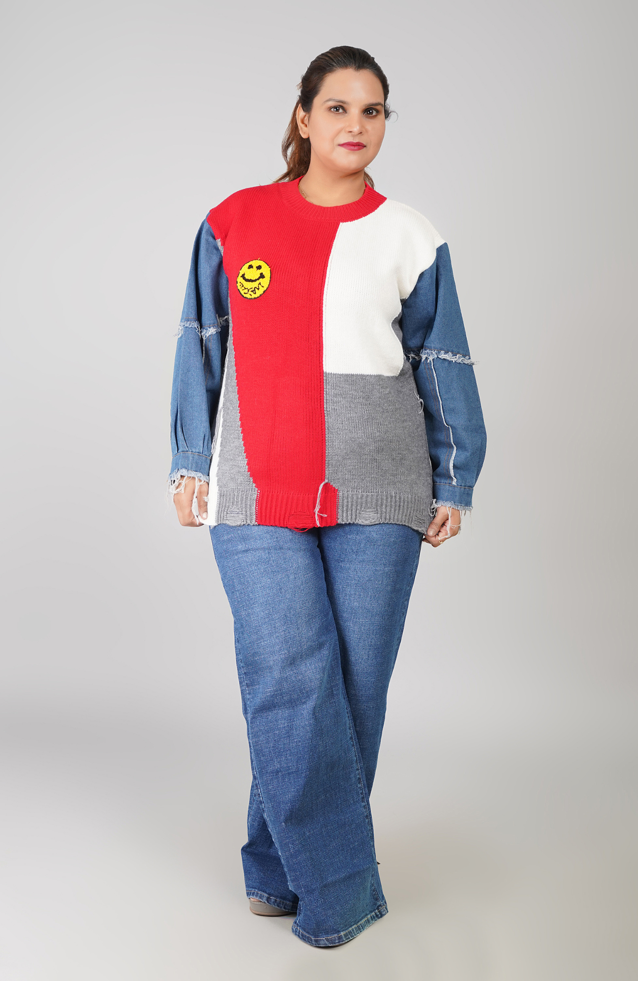 Trendy Patchwork Winter Sweater with Frayed Denim Sleeves